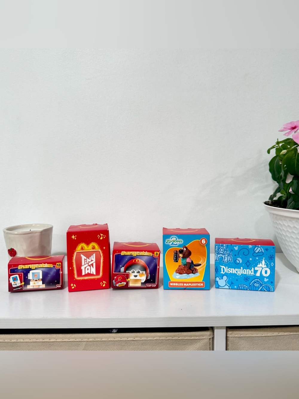 McDonald’s Disney Happy Meal Toys Lot of 5 Changeables Disneyland Collectibles